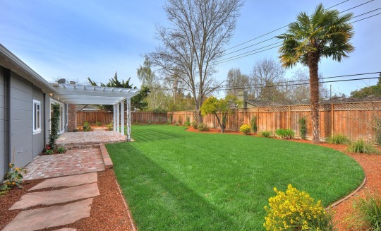 1894 Oak Knoll Lane Menlo Park-large-024-Backyard-1500x998-72dpi